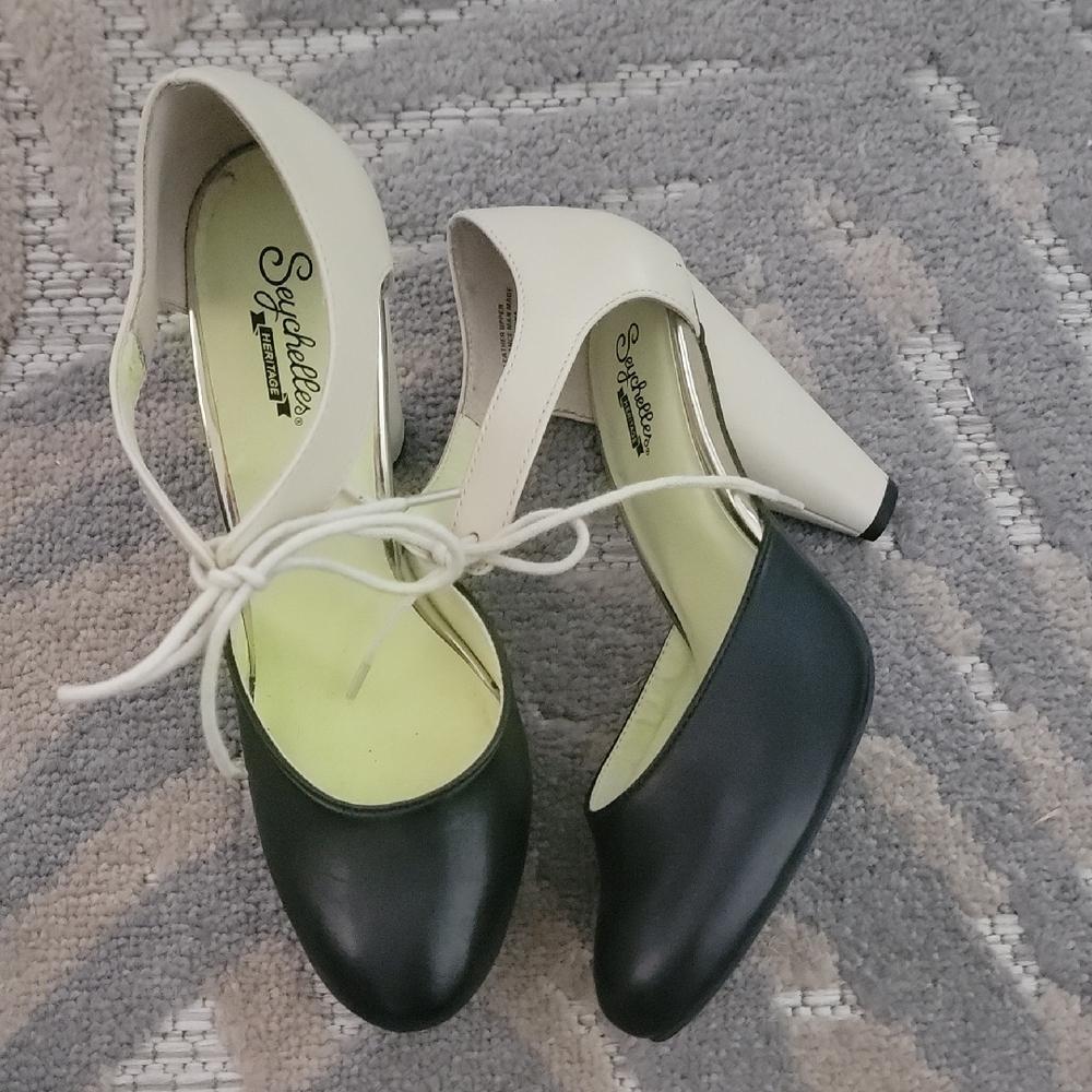 Seychelles Two-Tone Black and Cream Heels